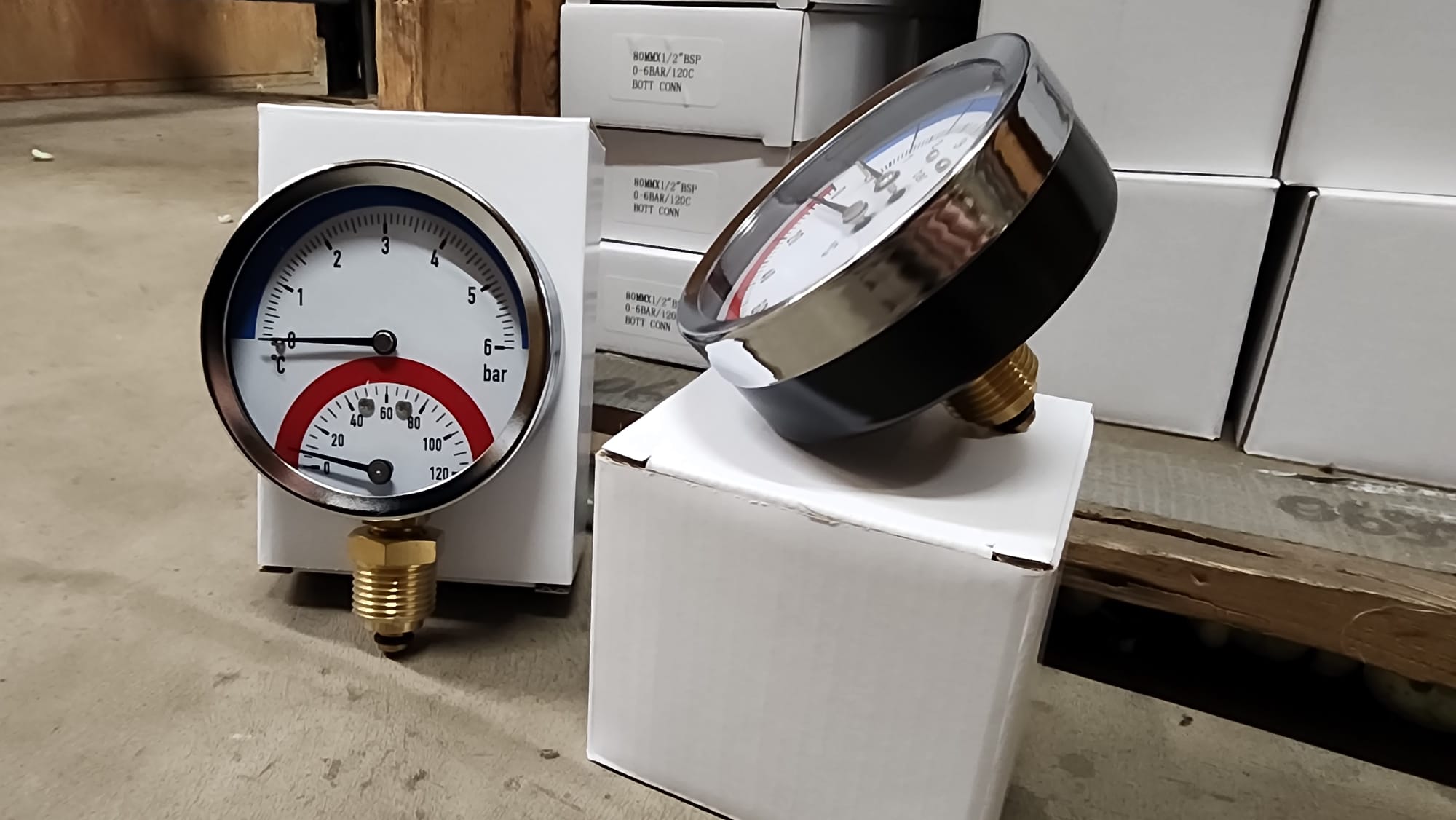 COMBINED 0-6 BAR PRESSURE AND 0-120 DEG C TEMPERATURE GAUGE, 3